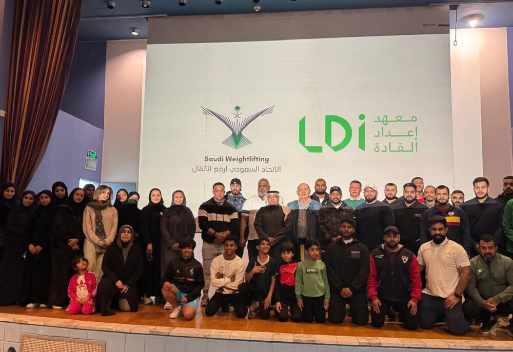 اختتام دورة المدربين التمهيدية لرفع الأثقال بمشاركة 36 متدرب ومتدربه